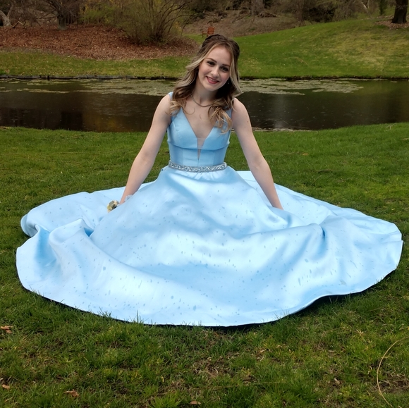 Clarisse Prom Dress Powder Blue princess lace up jewels size 4 - Picture 2 of 9